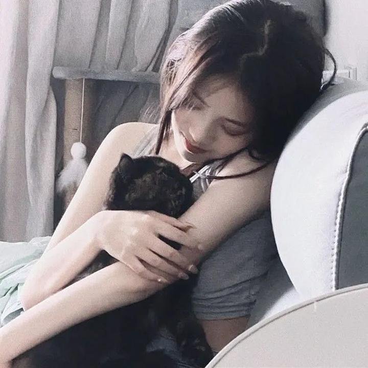 明撩暗哄解锁秦总的AB面